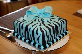 Vanilla Cake with Butter Cream Icing