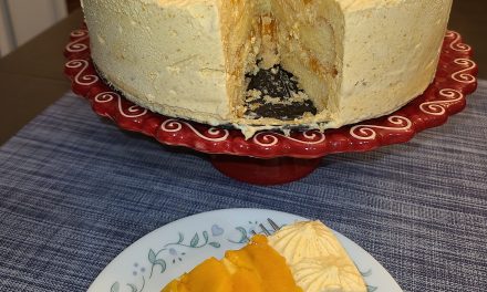 Chiffon Cake With Mango Mousse