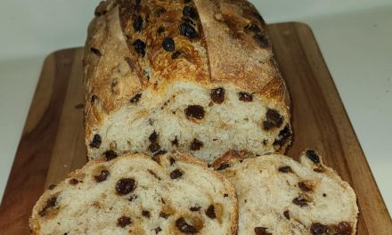 Sourdough Bread With Cinnamon & Raisin
